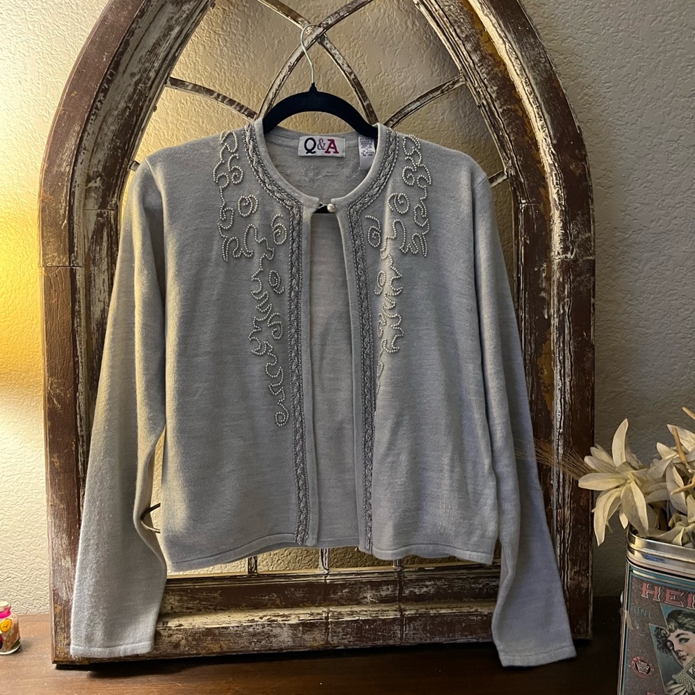 Q&A Cardigan Vintage Grayish  Retro Sweater Size Medium